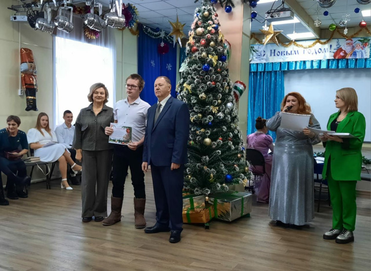 25 декабря в МЦНТиД "Звезда" прошла "Елка мэра!".